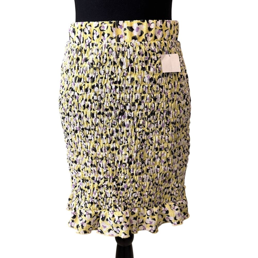 NEW VERO MODA Women's Olia Lemon Meringue Floral Smocked Mini Skirt Size M